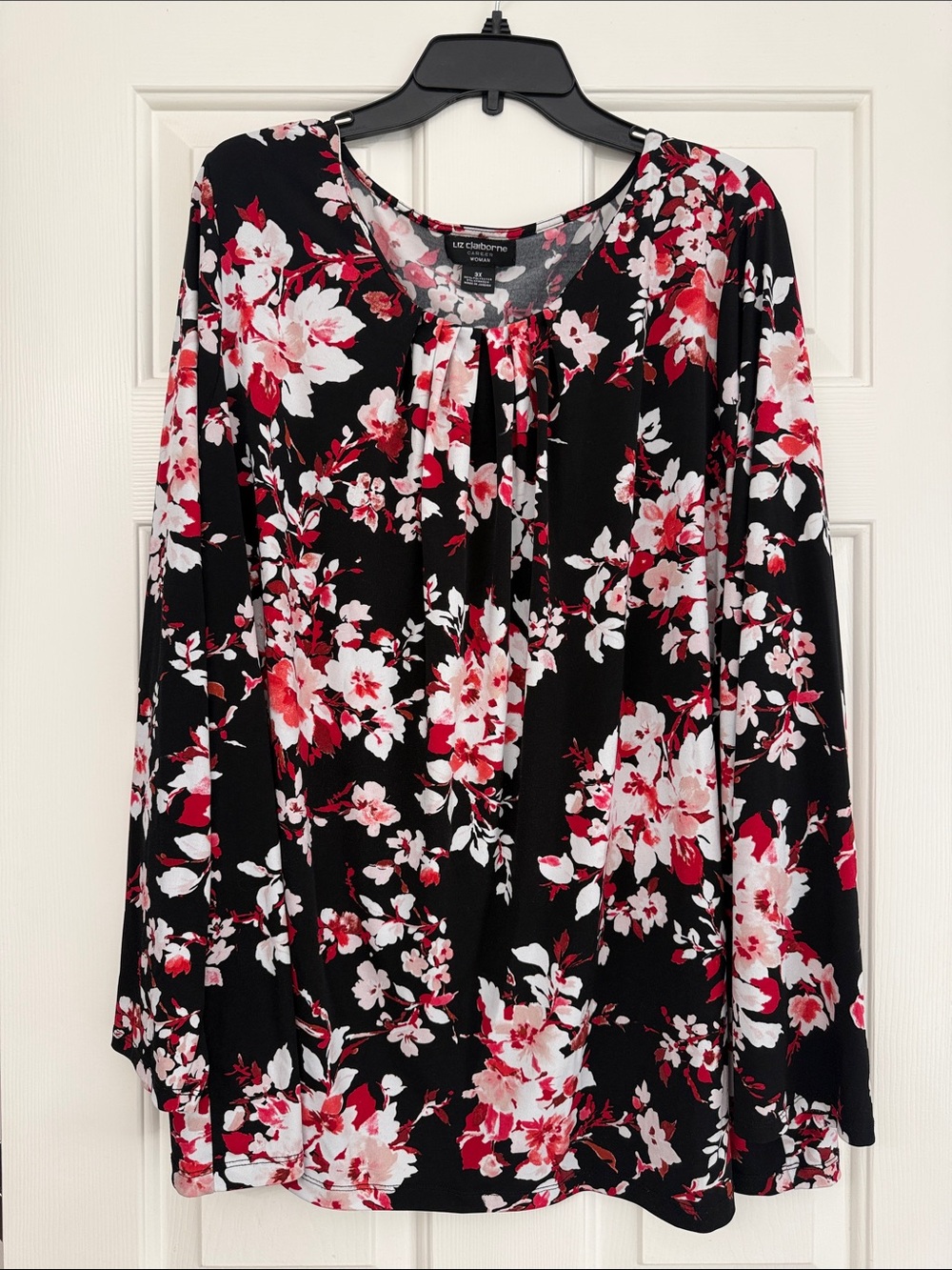 Liz Claiborne Black Floral Long-Sleeve Pleated Scoop Neck Top